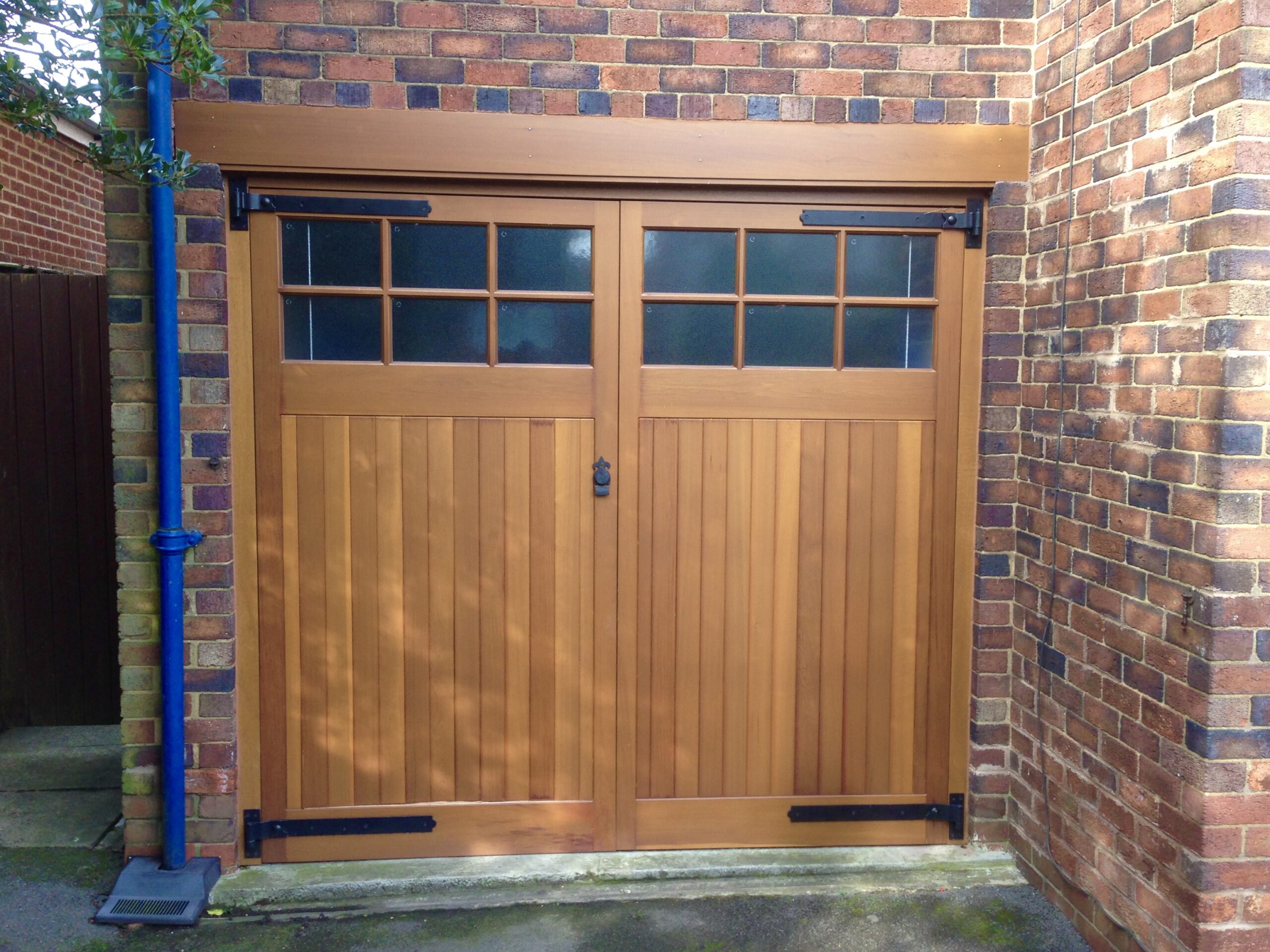 The Benefits and Options of Premium Quality Wooden Garage Doors