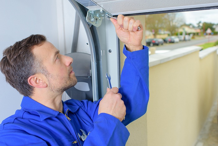 Best Options for Custom Garage Doors in Atlanta, GA with Affordable Installation and Repair Solutions